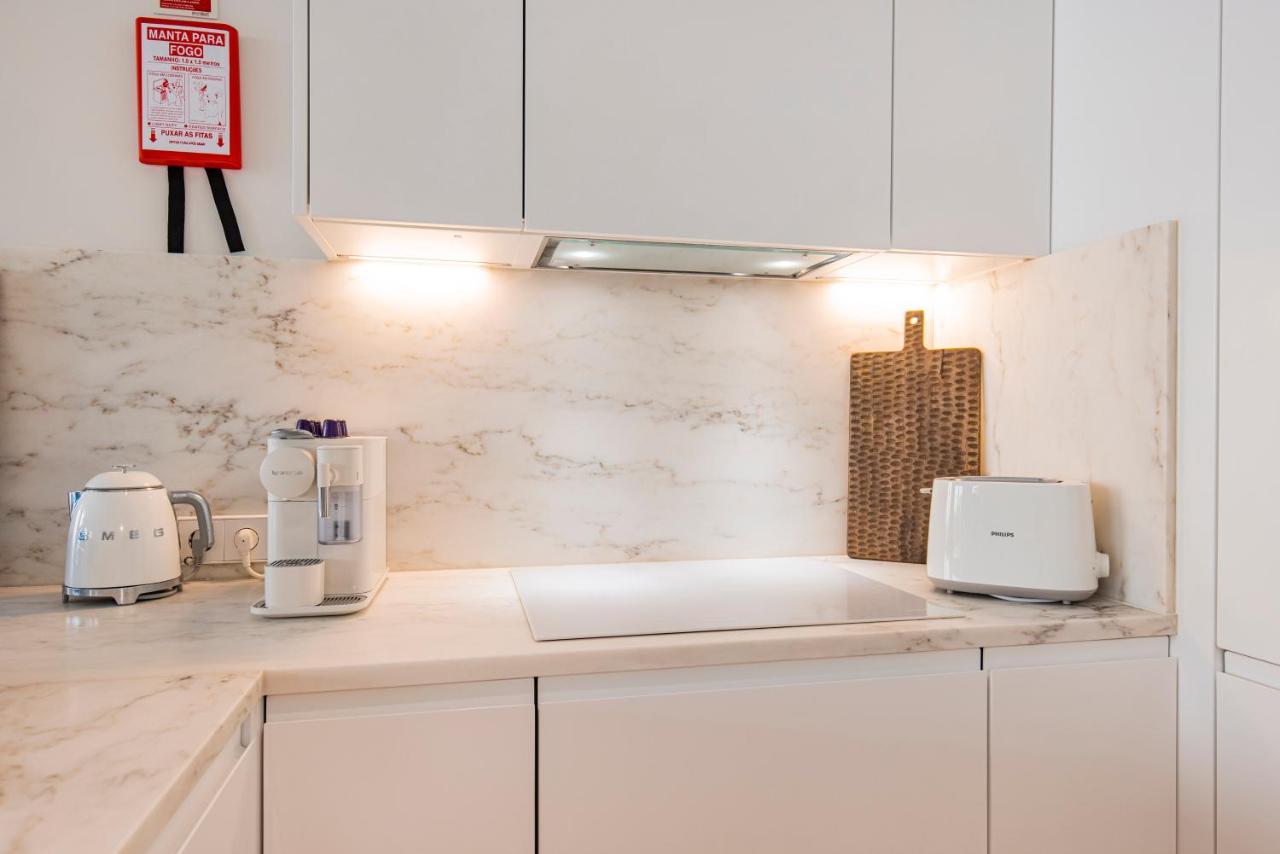 Deluxe 2Bdr Apartment W/ Patio By Lovelystay Lisboa Exteriér fotografie